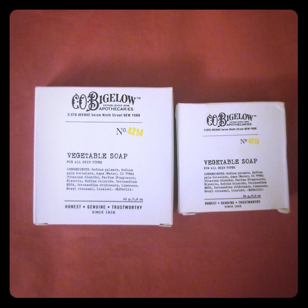 Co bigelow soap set with 2 makeup bags